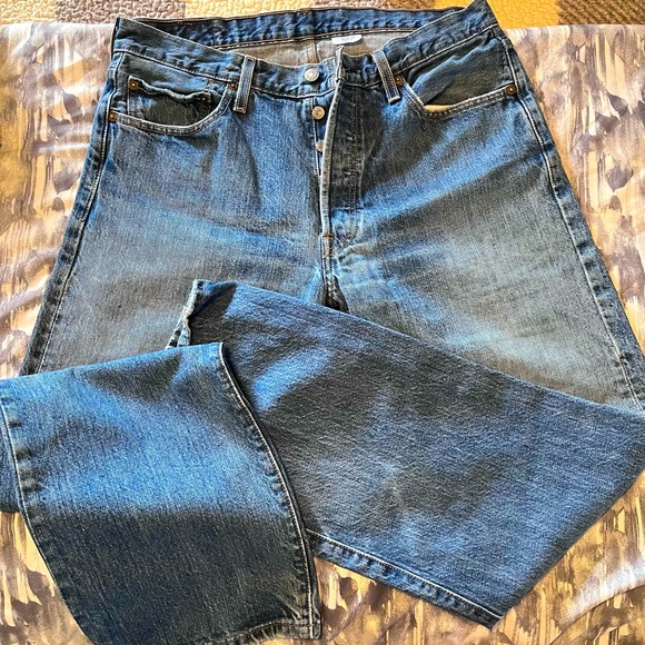 Levi’s 501 medium wash Jeans - Picture 4 of 5